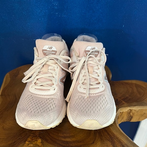Women’s New Balance Arishi V2 Fresh Foam Running Shoes WARISCL2 Pink Size 10 - Picture 2 of 9